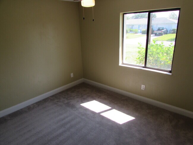 Building Photo - IntraCoastal Single Family Home