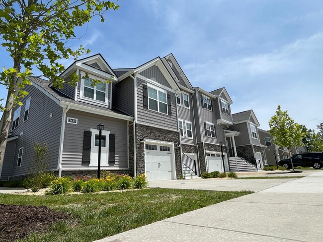 Building Photo - Wren | 3 Bed 2.5 Bath | Garage | 1729 sf
