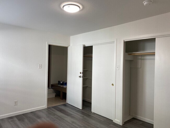 Building Photo - 1033 Pacific Ave