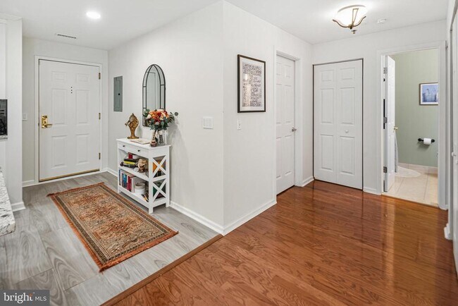 Building Photo - 2 Leverington Ave