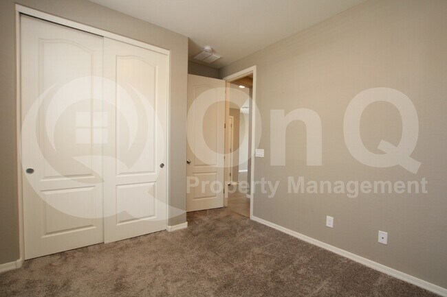 Building Photo - 17120 N 9th Pl