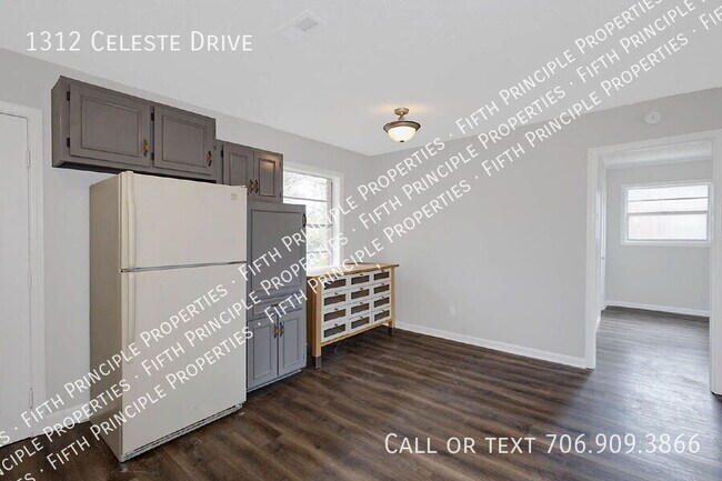 Building Photo - 1312 Celeste Dr