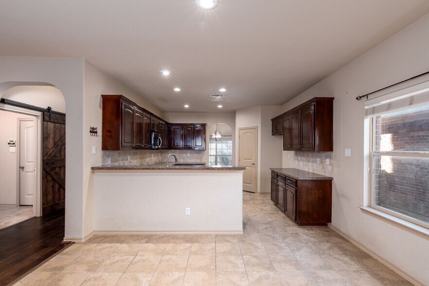 Building Photo - 4505 Shagbark Dr