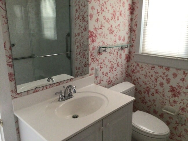 Building Photo - Spacious Ranch Home on 2.35 Acres – Private Setting with Endless Potential