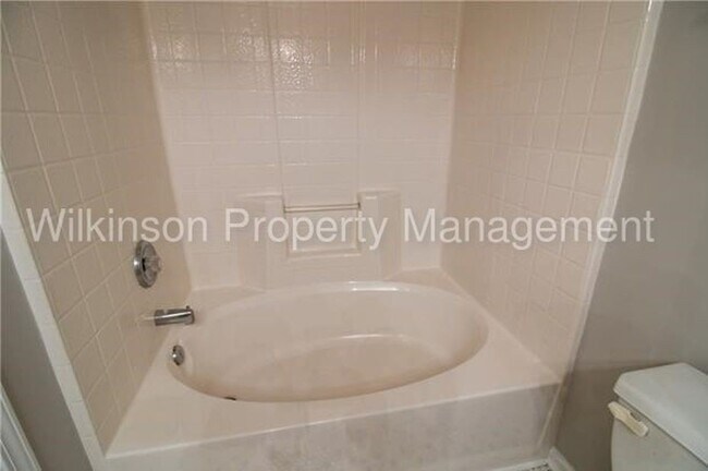 Building Photo - Gorgeous 2Bd/2.5 Bth Townhome in Ballantyne