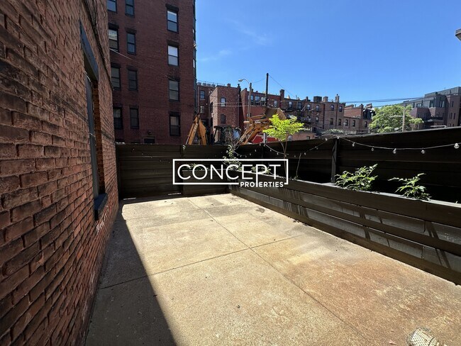 Building Photo - 501 Beacon St