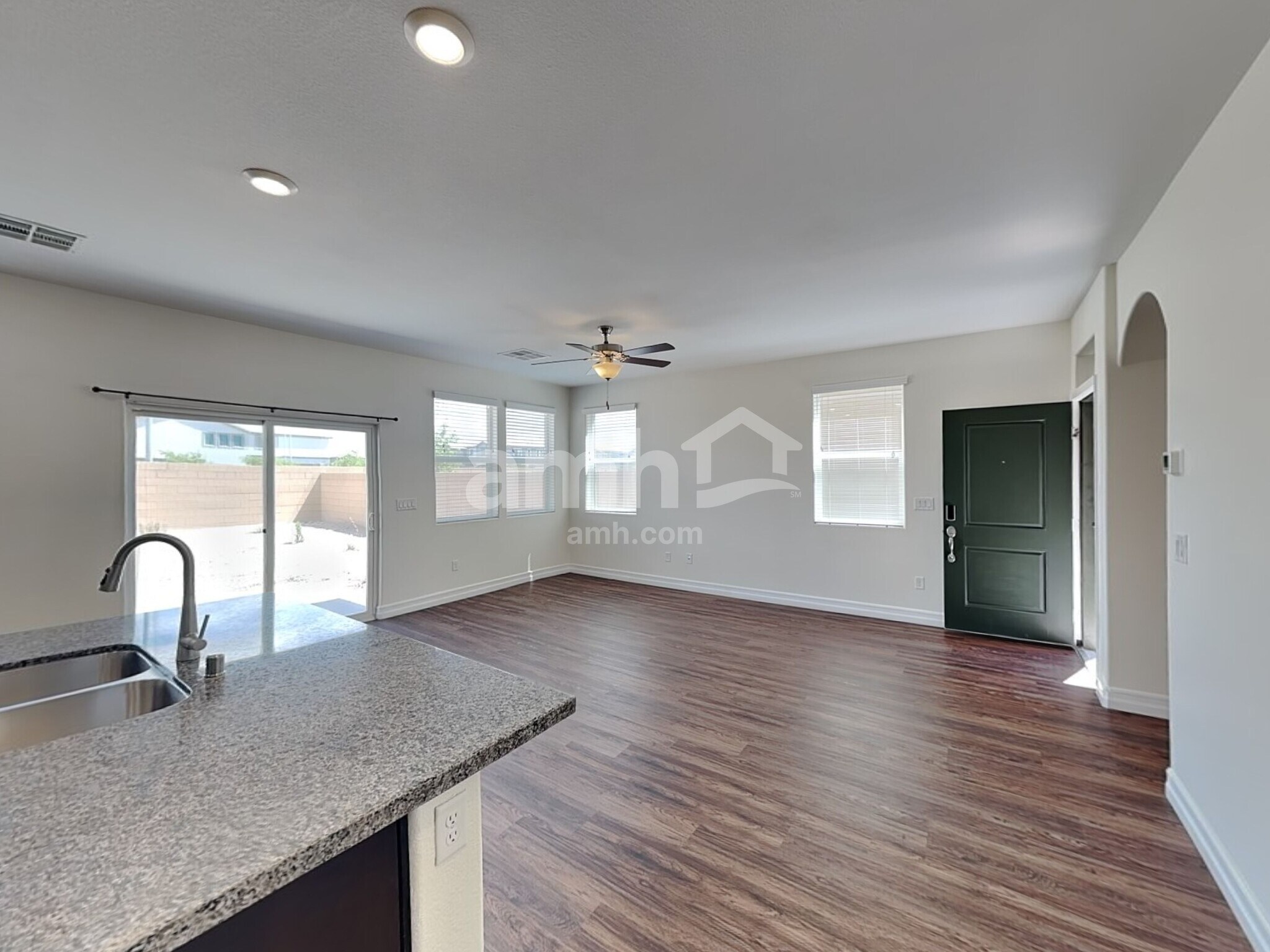 Building Photo - 5804 Petronius St