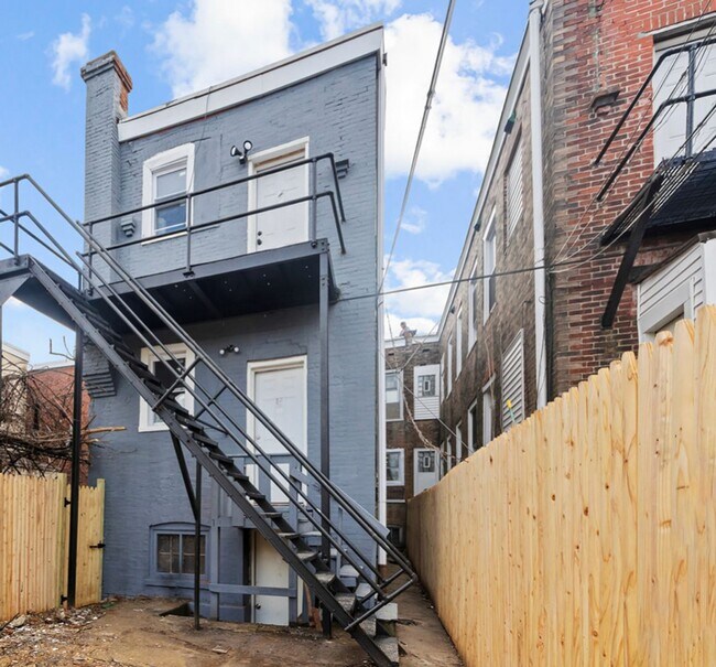 Building Photo - 6011 Catharine St