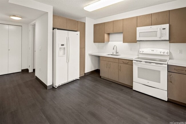 Building Photo - 7000 Hawaii Kai Dr