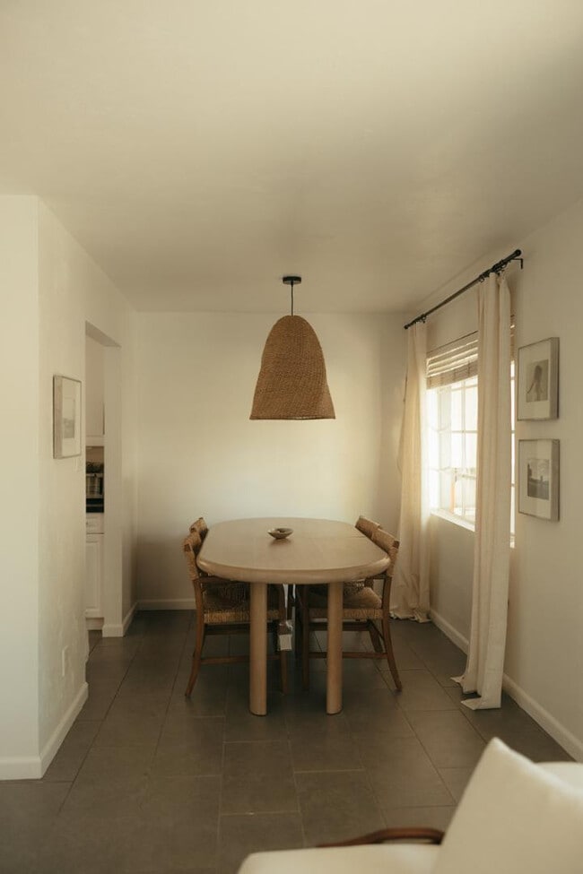 Building Photo - 4007 E Heatherbrae Dr