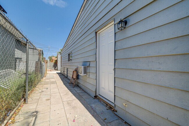 Building Photo - Bridger Ave.
