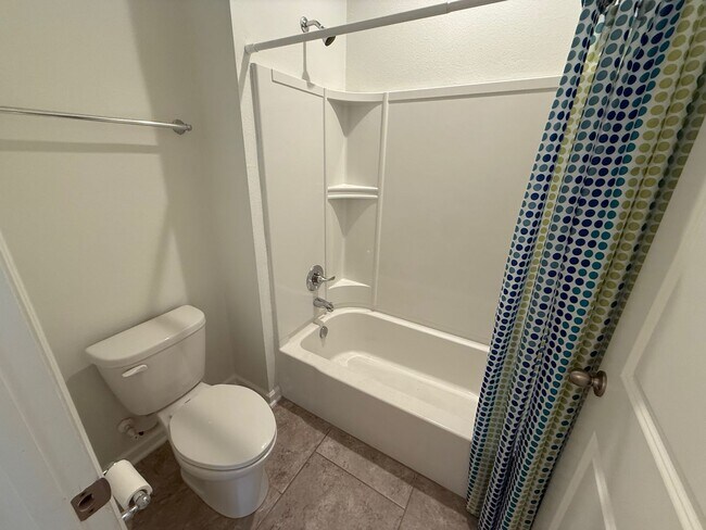 Building Photo - 4/3.5 Home in Gated Community