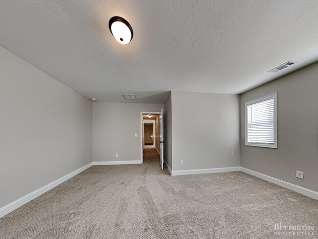 Building Photo - 210 Livingston Ct