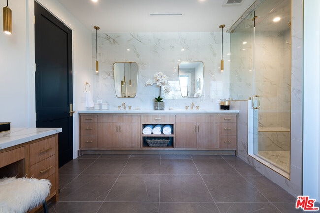 Building Photo - 12561 Westminster Ave