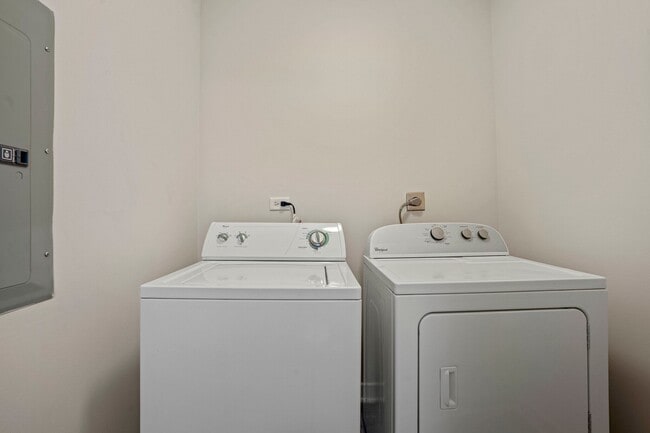 Building Photo - 1267 S Michigan Ave