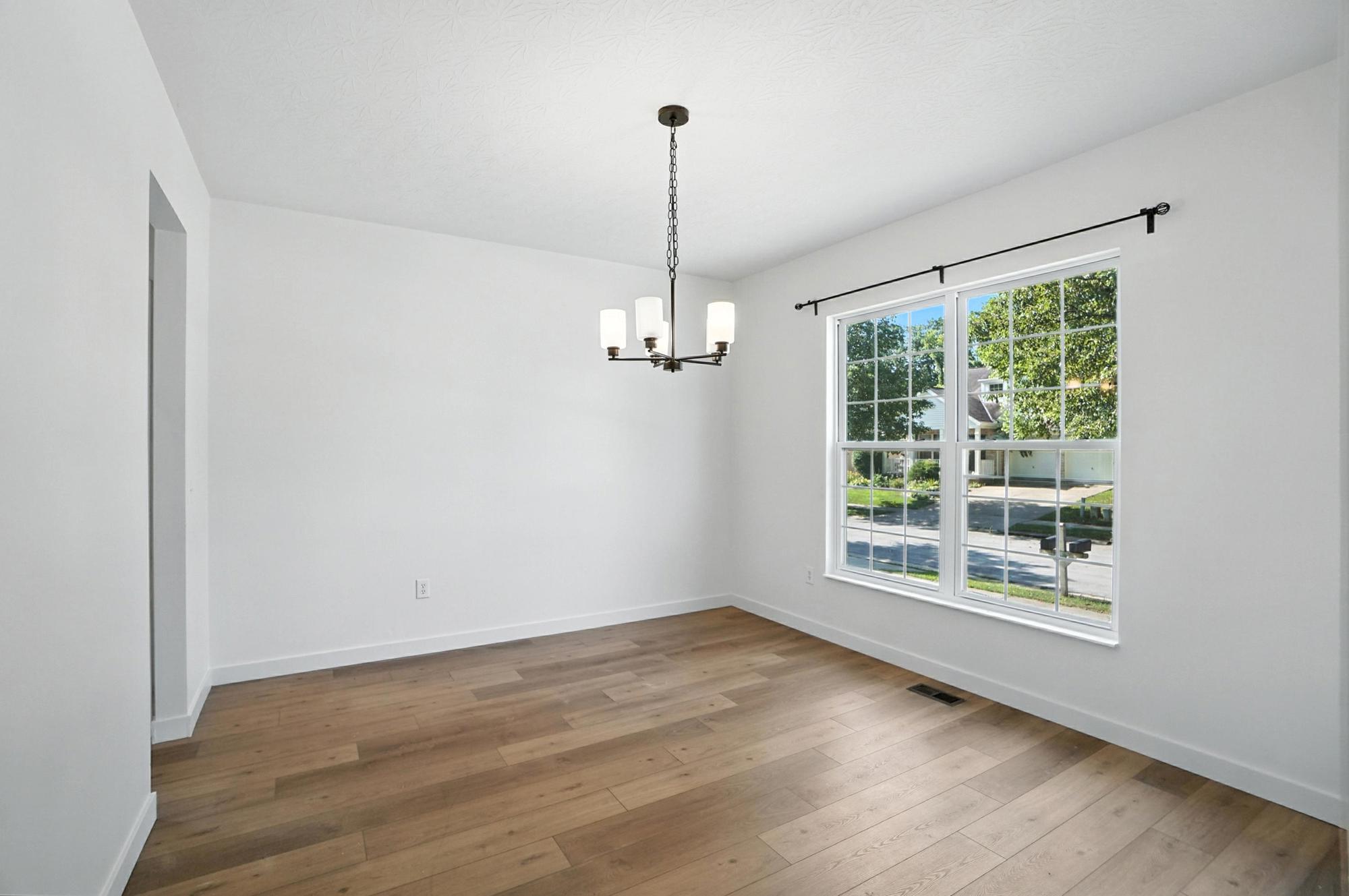 Building Photo - 2380 Oaktree Pl