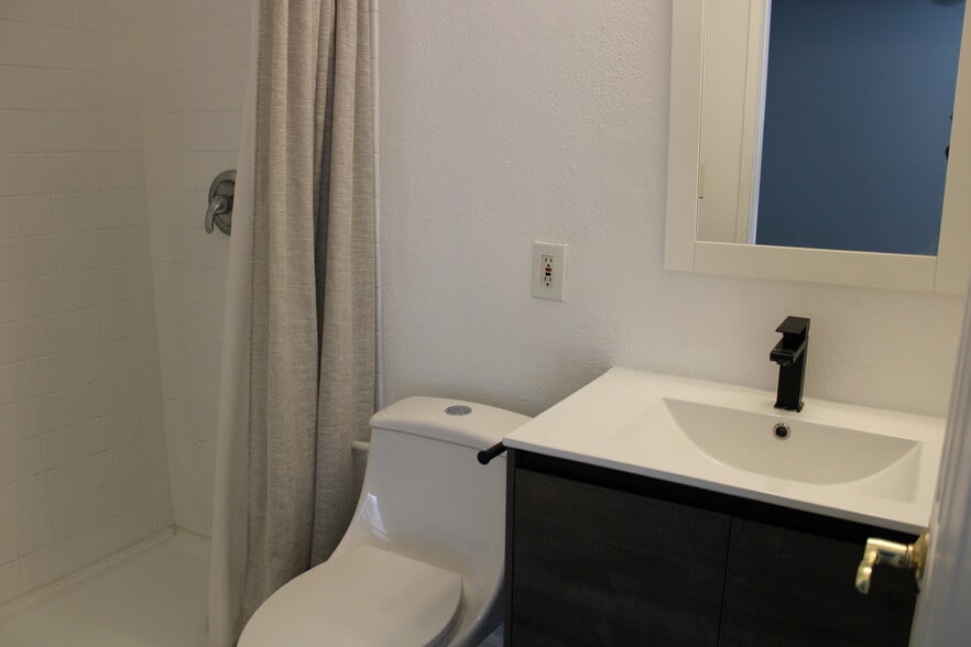 Building Photo - 5700 Etiwanda Ave