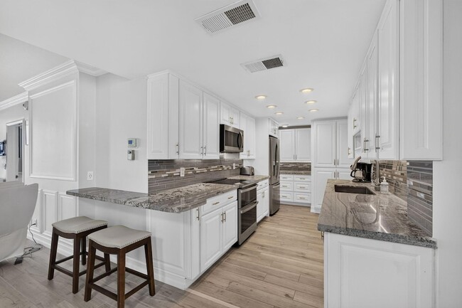 Building Photo - 5400 N Ocean Dr