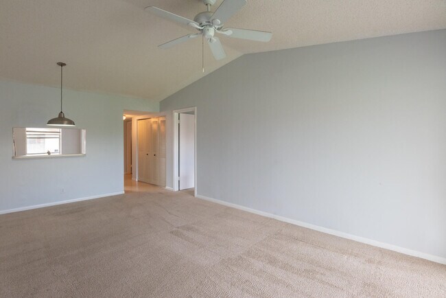 Building Photo - 3031 Holiday Springs Blvd
