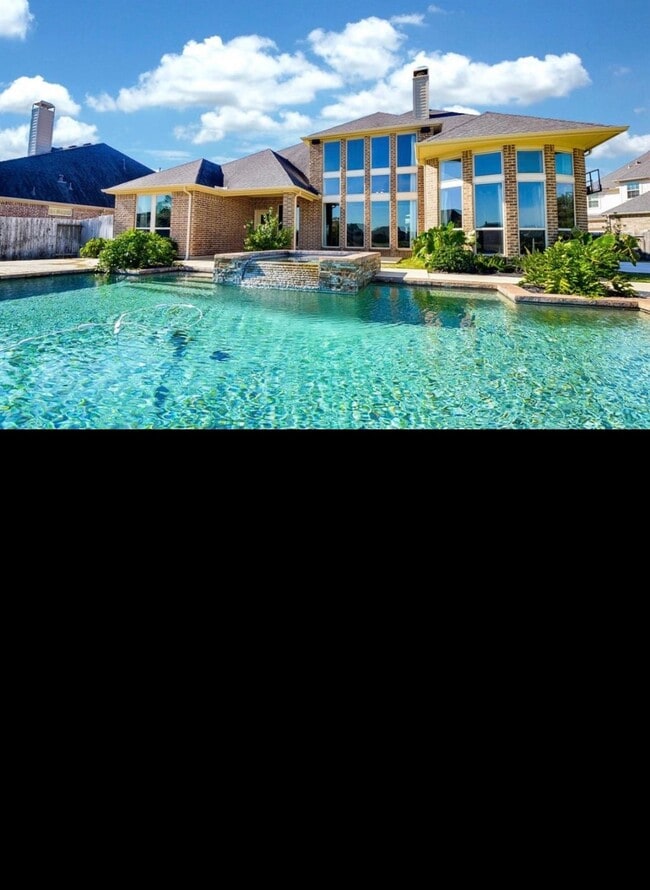 Building Photo - 2703 Bonnie Bray Dr