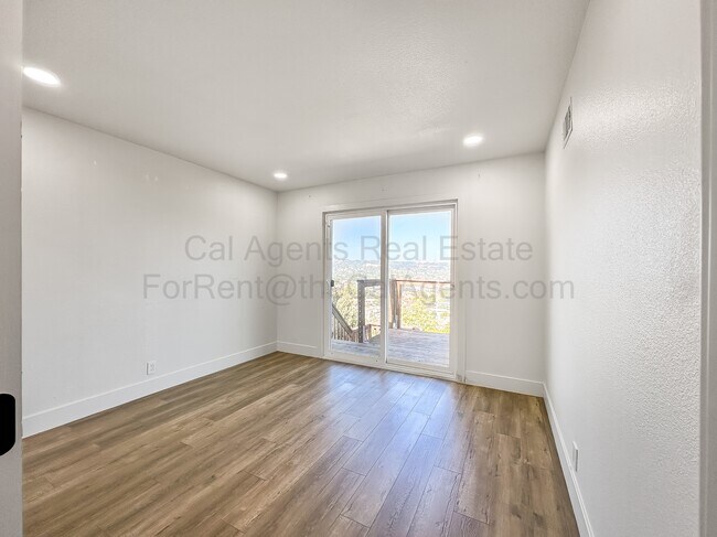 Building Photo - 16624 Selby Dr