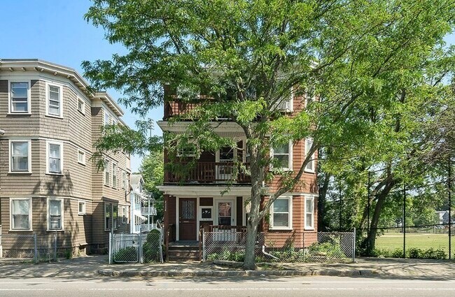 Primary Photo - 4114 Washington St