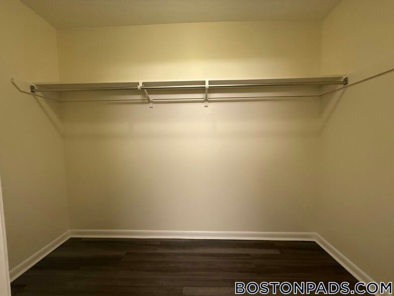 Building Photo - 51 Hill Rd