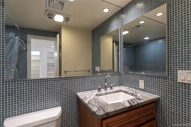 Building Photo - 40 Prospect St