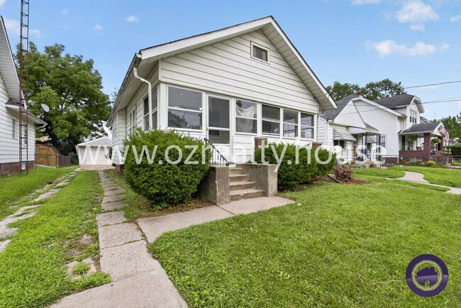 Building Photo - 3644 Leybourn Ave