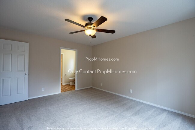 Building Photo - Open-Concept Living with Easy Portland Com...