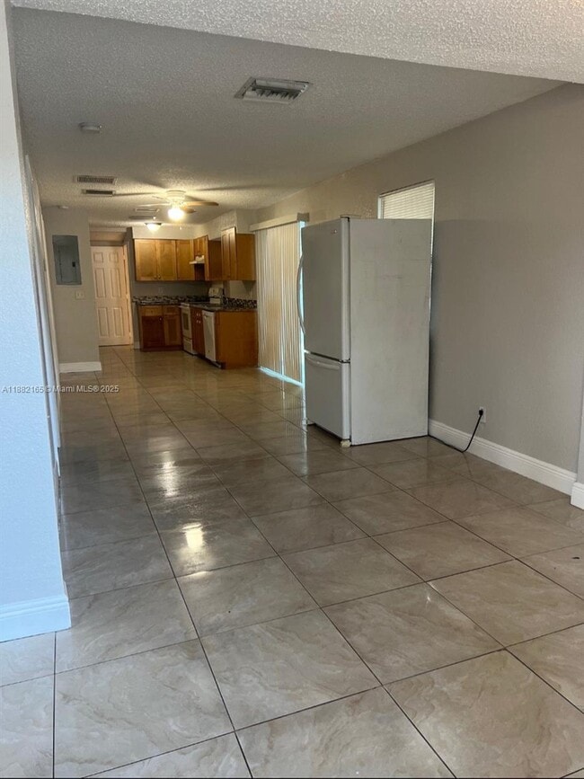 Building Photo - 805 NW 4th Ave