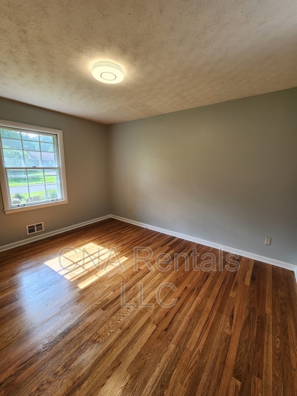 Building Photo - 626 Honeybear Ln