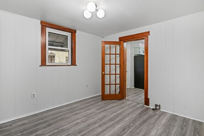Building Photo - Gorgeous 3 bedroom home in Clairton availa...