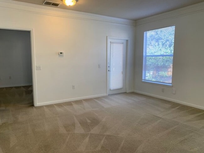 Building Photo - Condo for rent