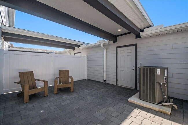 Building Photo - 6938 Reverie Pk Ave