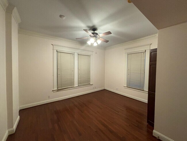 Building Photo - 1129 Cortlandt St