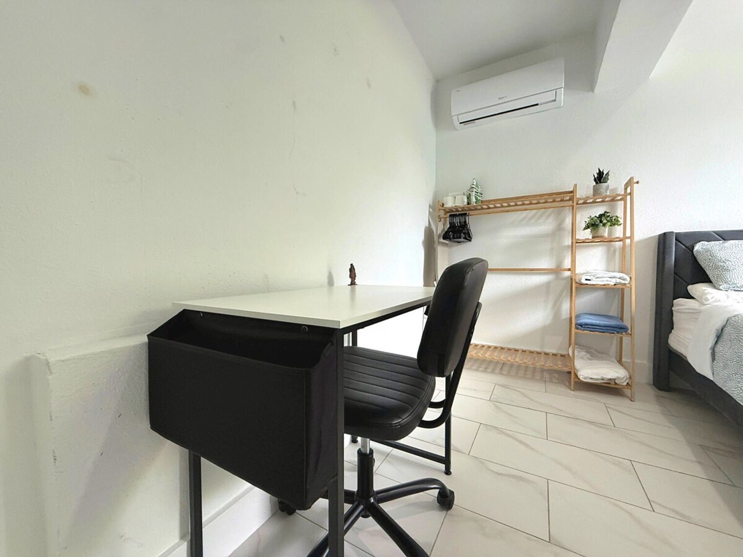 Building Photo - 261 NW 34th St