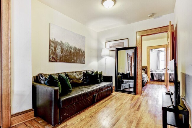 Building Photo - 314 6th St