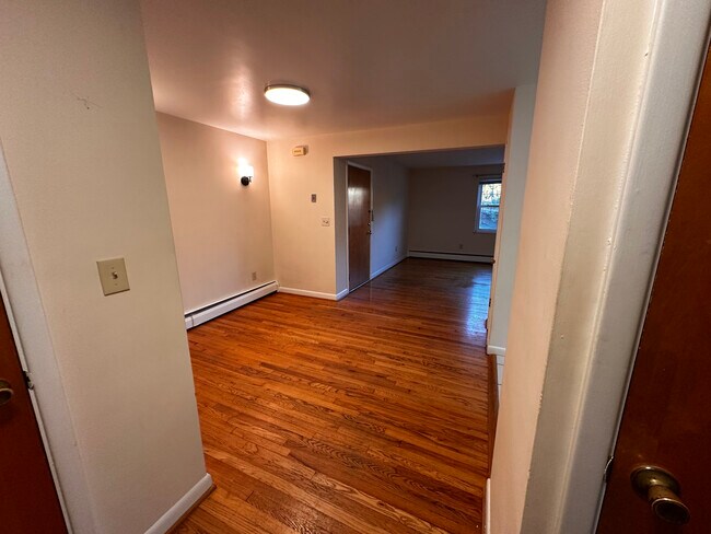 Building Photo - 2909 Van Dyke Dr