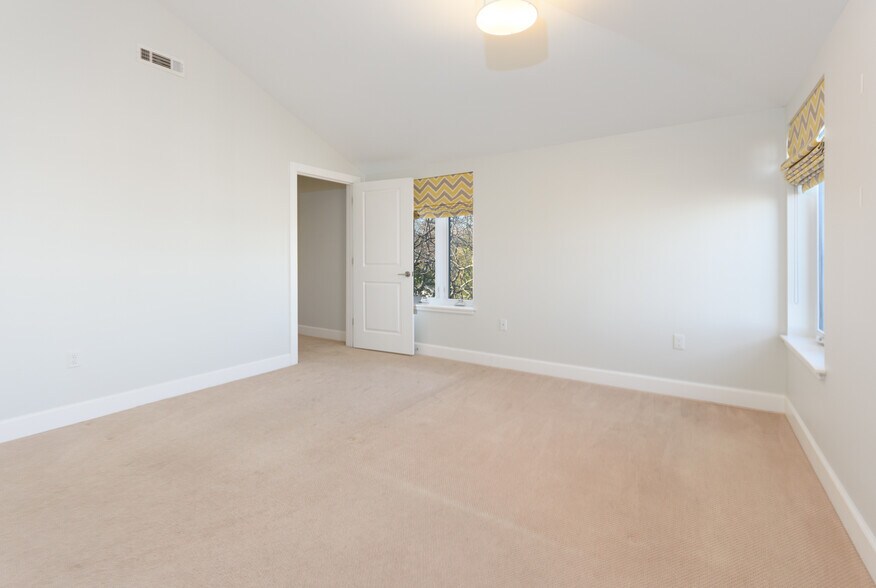 Building Photo - 1501 Commonwealth Ave