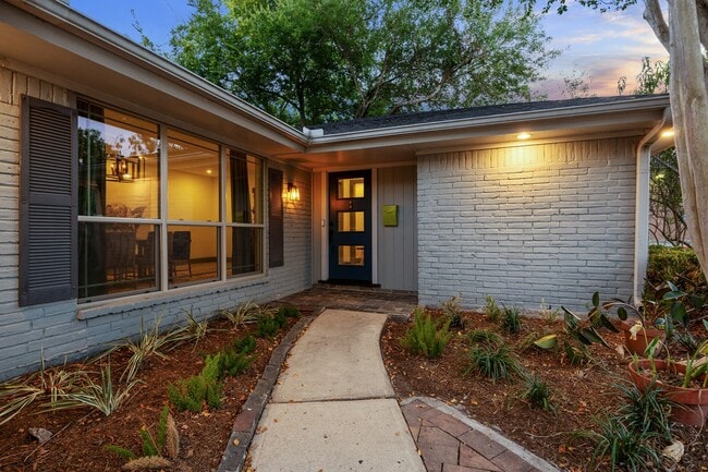 Building Photo - 11531 Gaymoor Dr