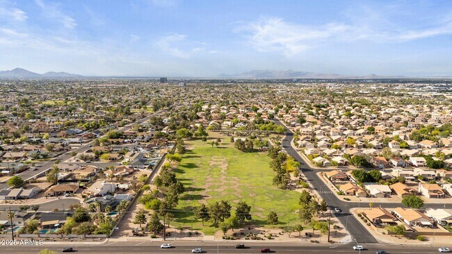 Building Photo - 630 W Navarro Ave