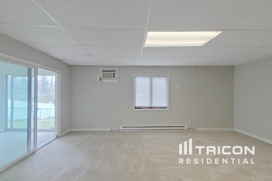 Building Photo - 504 Parkway Dr