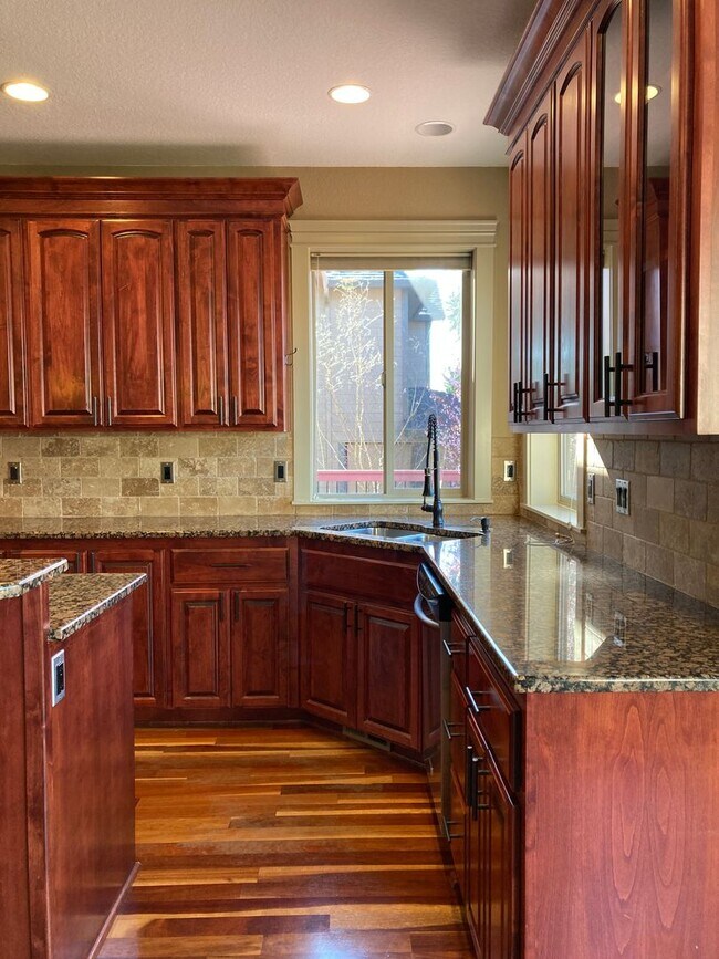 Building Photo - West Meadows Estate 2-Story Home in Salem