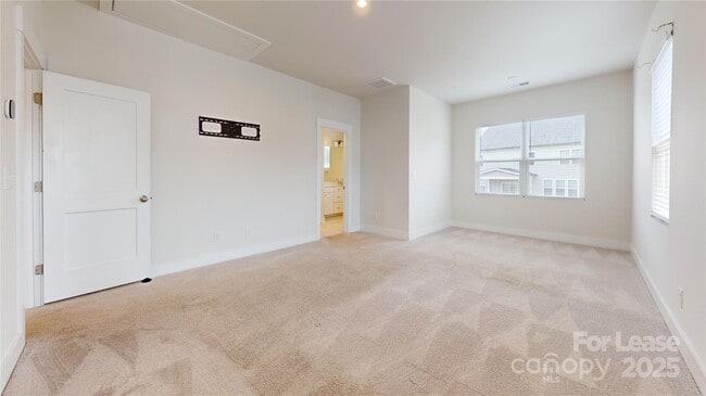 Building Photo - 9645 Munsing Dr