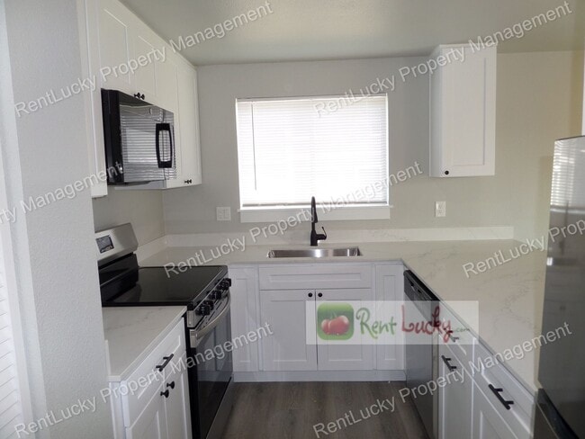 Primary Photo - Fully Remodeled & GORGEOUS 2-Bedroom Unit ...