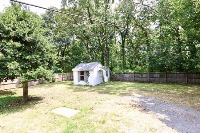 Building Photo - 5601 Eunice Dr