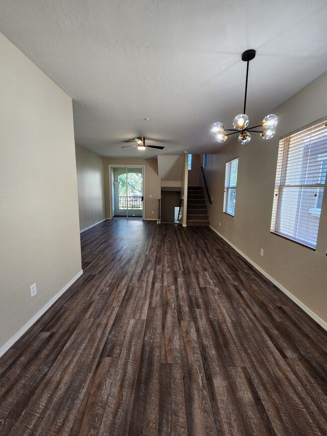 Building Photo - 3 Bed 2 Bath Gilbert Town Home