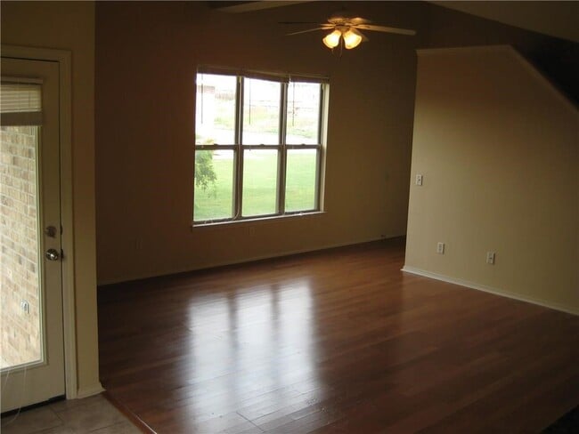 Building Photo - 3404 SW Deerfield Blvd