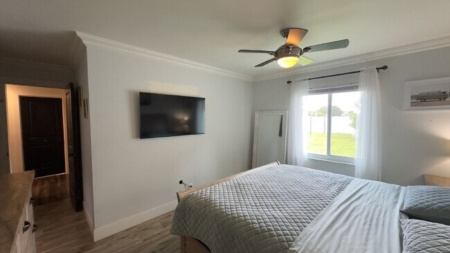 Building Photo - $2,995.00 - 3 Beds / 2 Baths, no deposit option available!